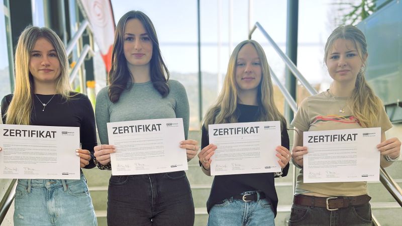 Schulbanker Fidelis Bank 2